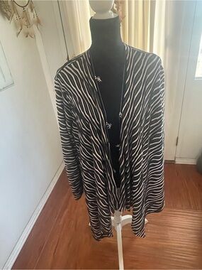 Zebra-Stripe Open-Front Women's Cardigan - Black & White